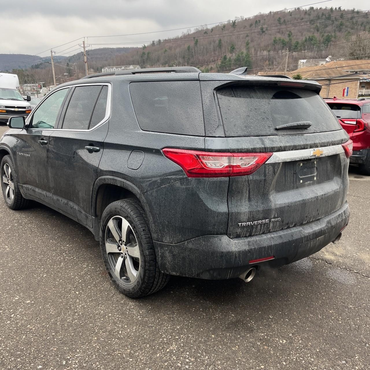 Chevrolet Traverse Vehicle Full-screen Gallery Image 3
