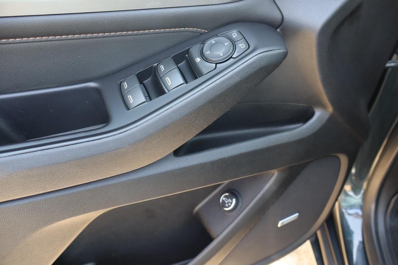 Chevrolet Traverse Vehicle Full-screen Gallery Image 11