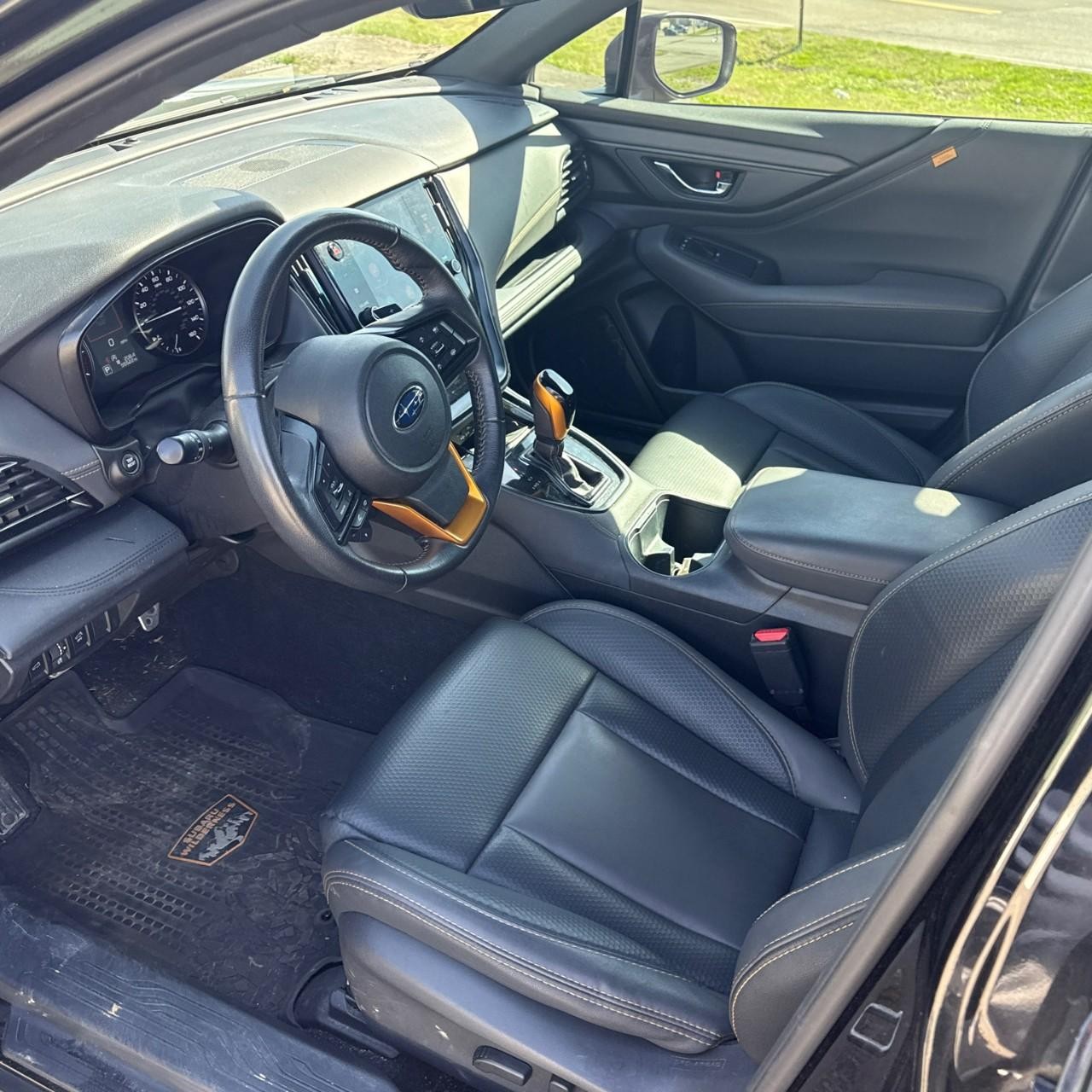 Subaru Outback Vehicle Full-screen Gallery Image 11