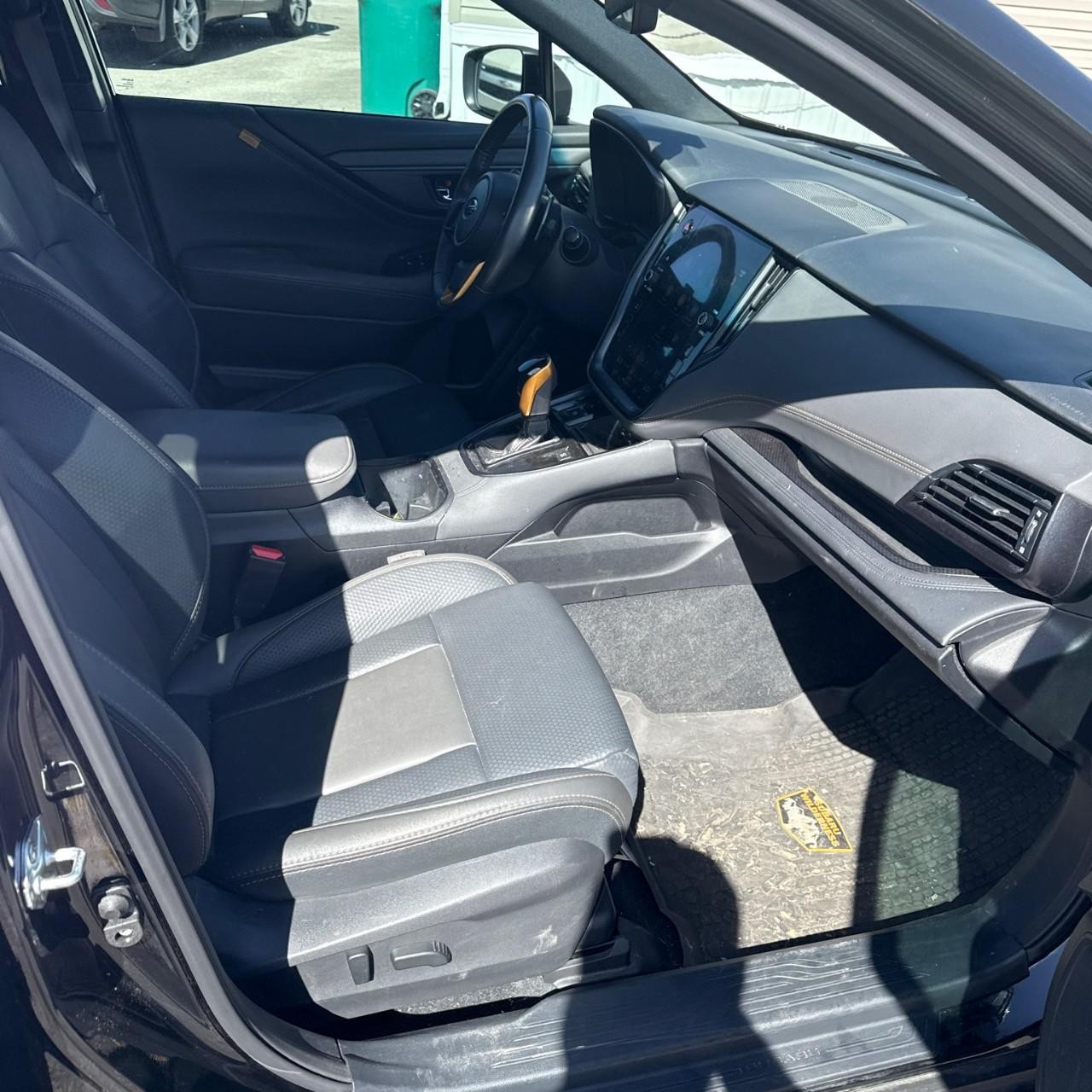 Subaru Outback Vehicle Full-screen Gallery Image 12