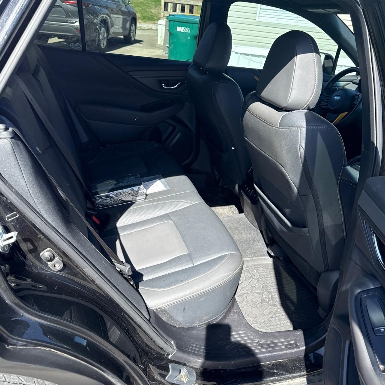 Subaru Outback Vehicle Full-screen Gallery Image 14