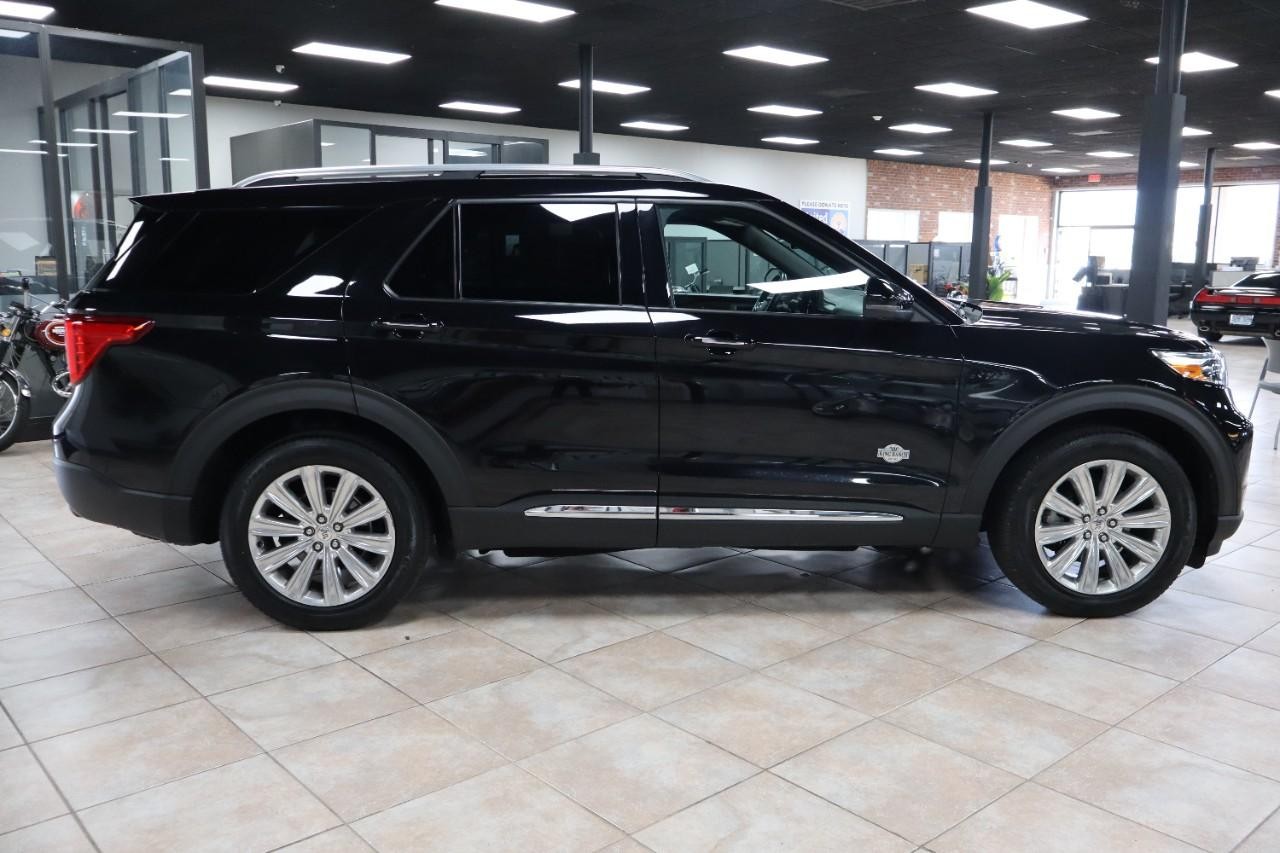 Ford Explorer Vehicle Full-screen Gallery Image 6