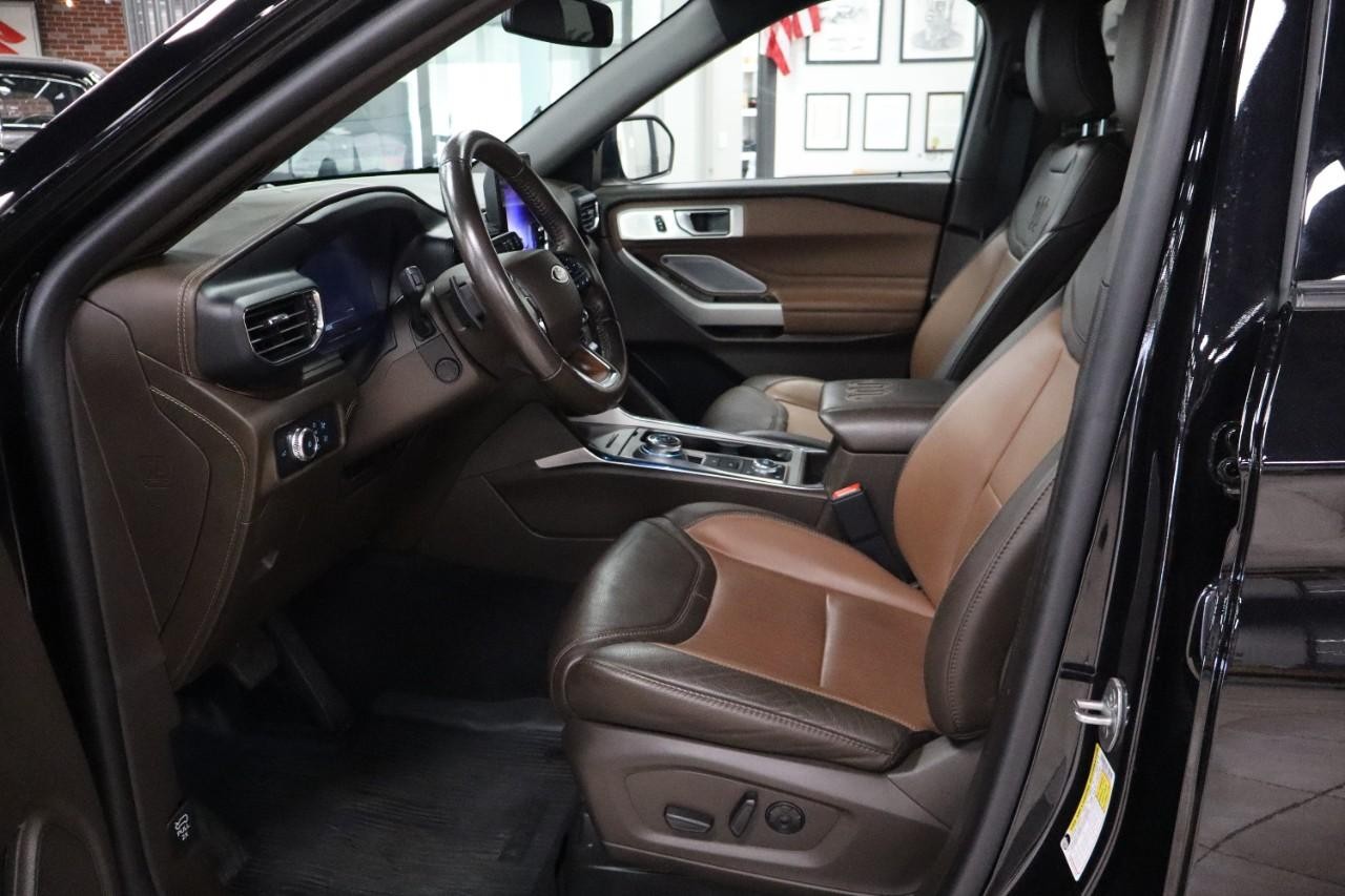 Ford Explorer Vehicle Full-screen Gallery Image 11