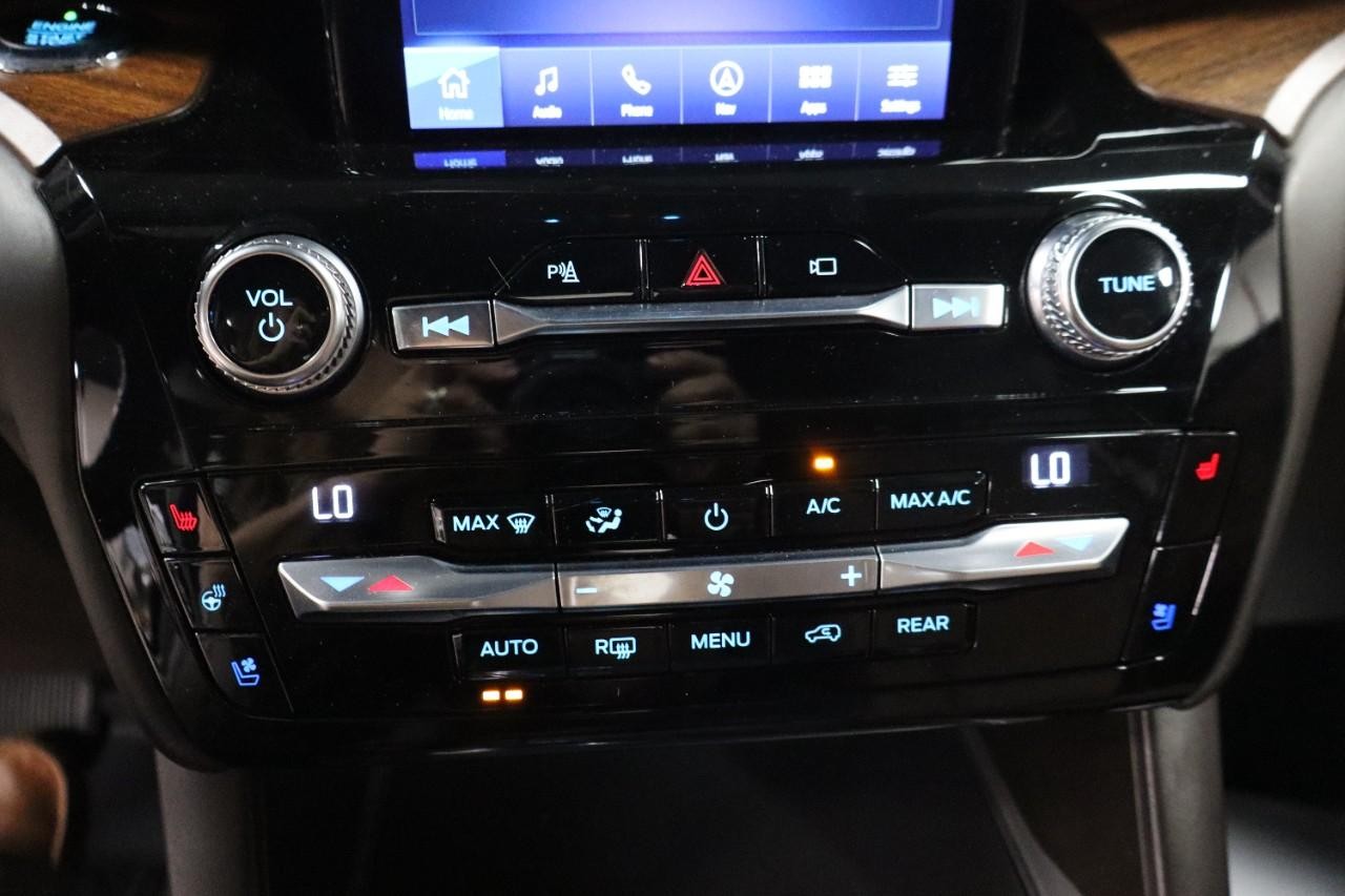 Ford Explorer Vehicle Full-screen Gallery Image 16