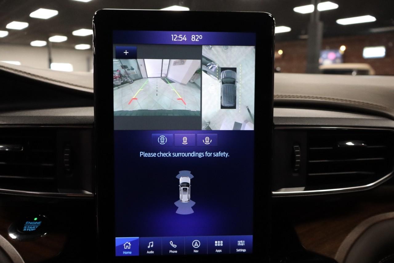 Ford Explorer Vehicle Full-screen Gallery Image 17