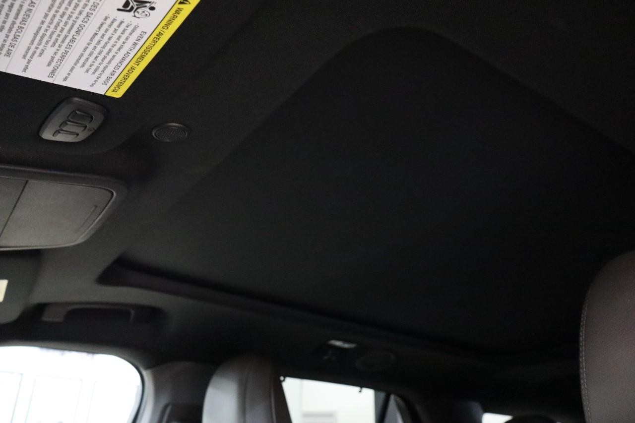 Ford Explorer Vehicle Full-screen Gallery Image 20