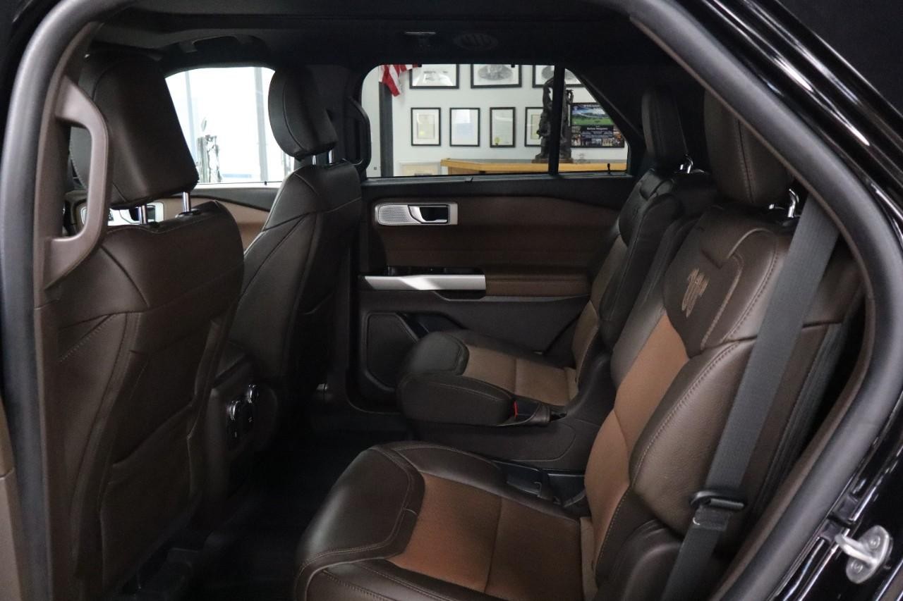 Ford Explorer Vehicle Full-screen Gallery Image 21