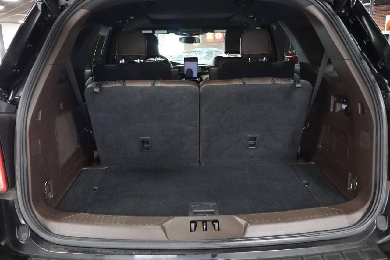 Ford Explorer Vehicle Full-screen Gallery Image 26