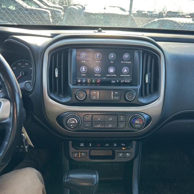 GMC Canyon Vehicle Full-screen Gallery Image 15