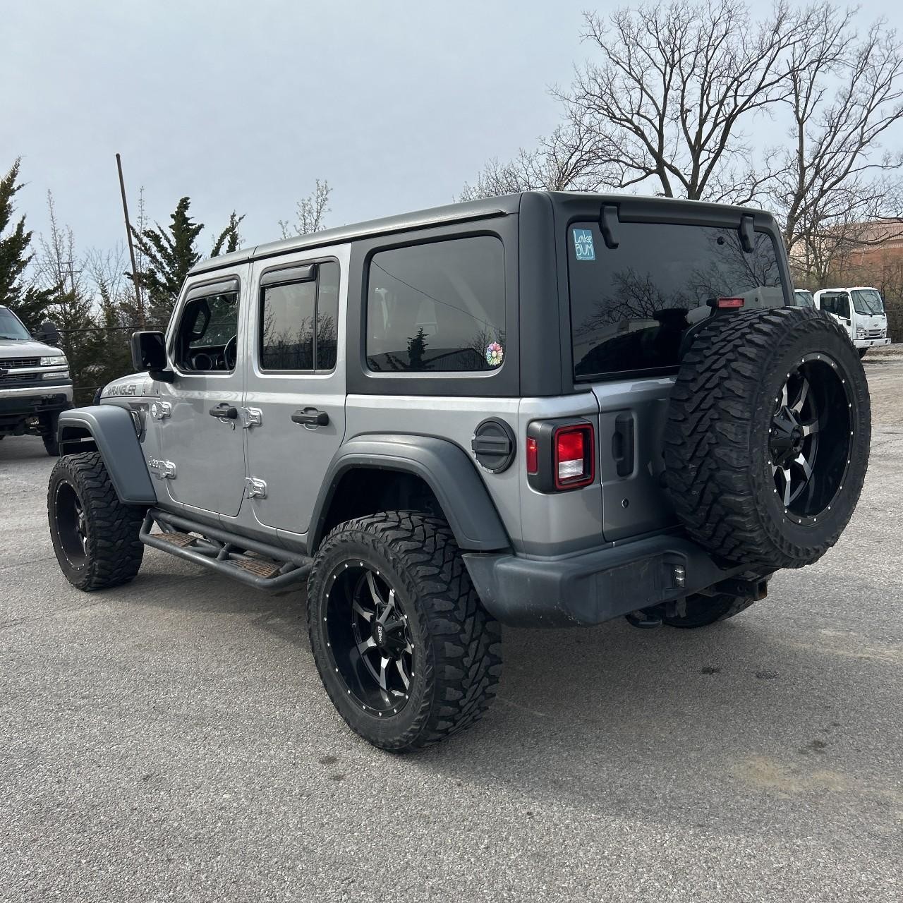 Jeep Wrangler Unlimited Vehicle Full-screen Gallery Image 3