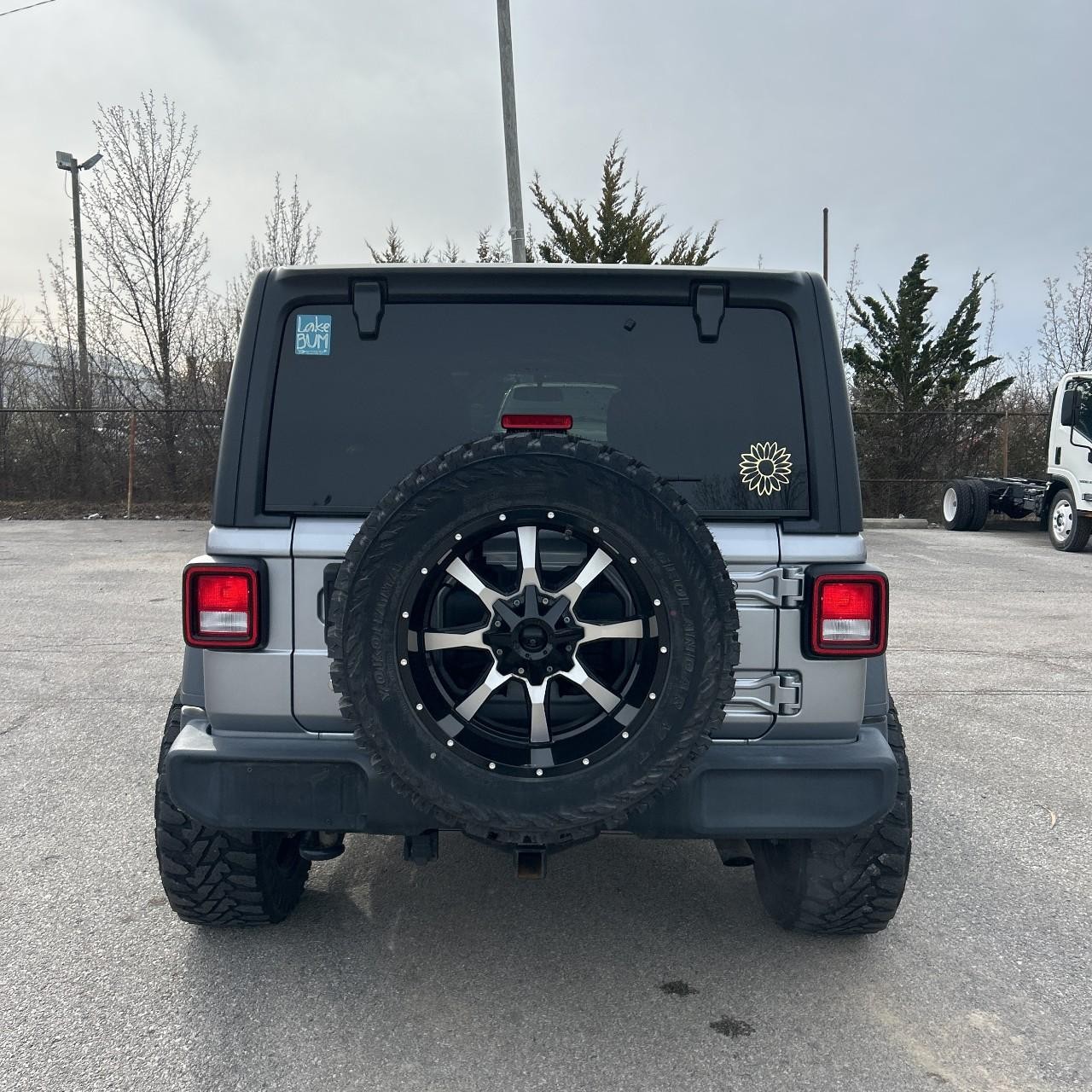 Jeep Wrangler Unlimited Vehicle Full-screen Gallery Image 4