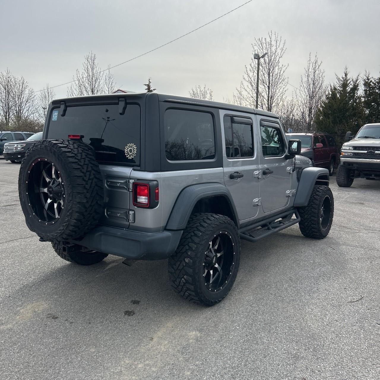 Jeep Wrangler Unlimited Vehicle Full-screen Gallery Image 5