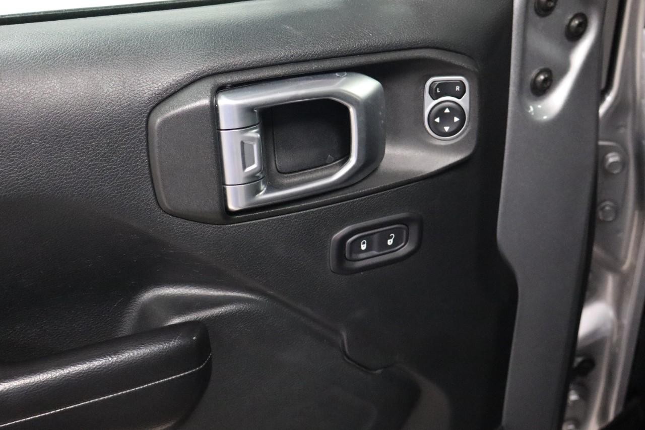 Jeep Wrangler Unlimited Vehicle Full-screen Gallery Image 11