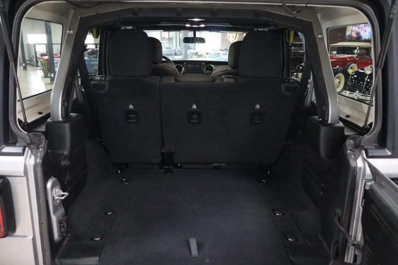 Jeep Wrangler Unlimited Vehicle Full-screen Gallery Image 18