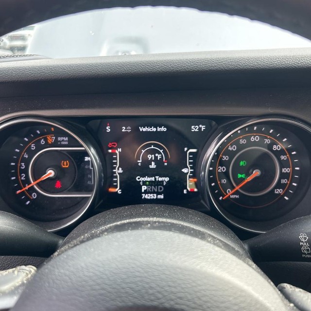 Jeep Wrangler Unlimited Vehicle Full-screen Gallery Image 17