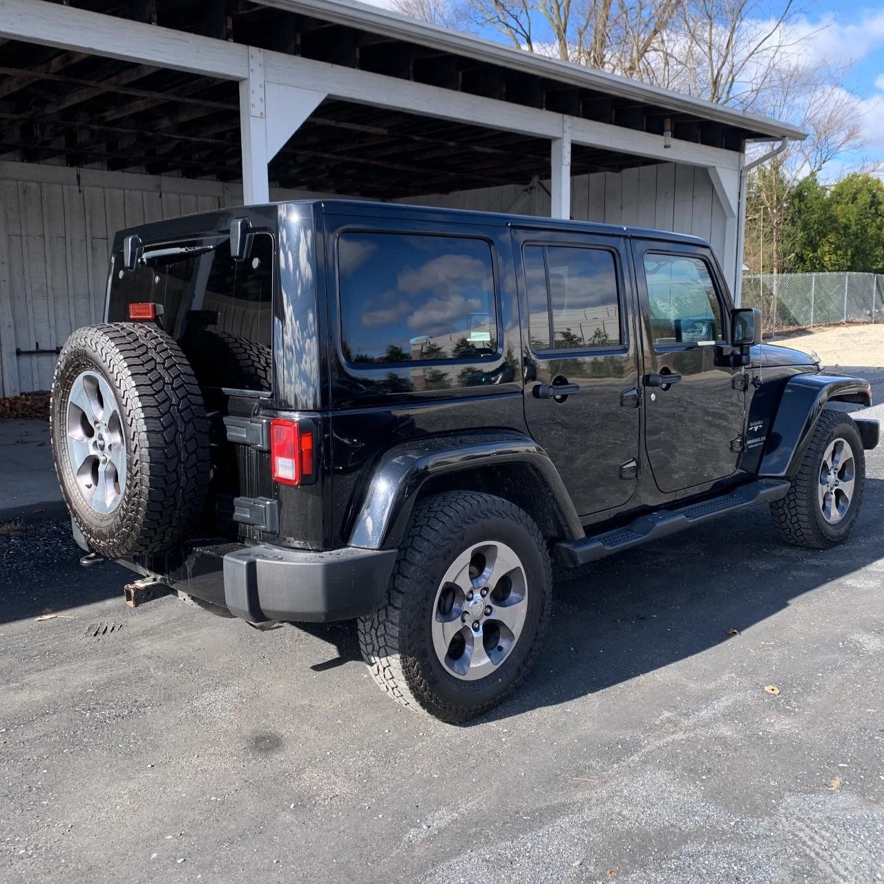 Jeep Wrangler Unlimited Vehicle Full-screen Gallery Image 5