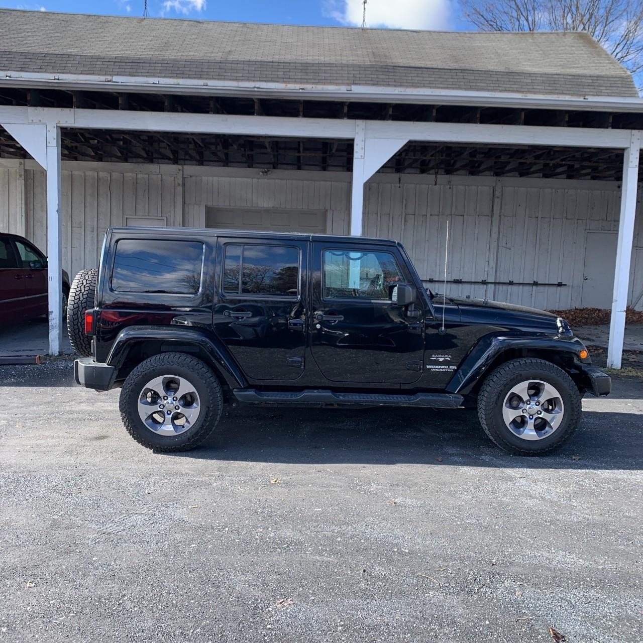 Jeep Wrangler Unlimited Vehicle Full-screen Gallery Image 6