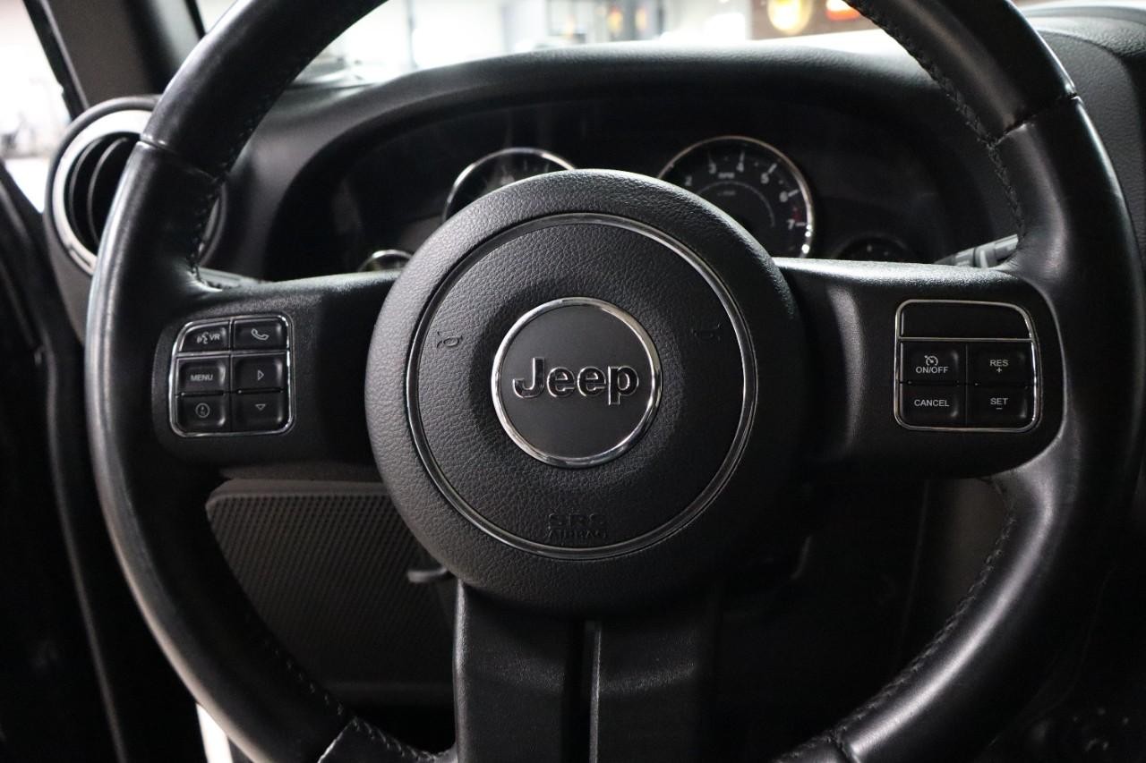 Jeep Wrangler Unlimited Vehicle Full-screen Gallery Image 13