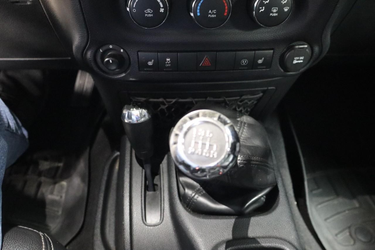 Jeep Wrangler Unlimited Vehicle Full-screen Gallery Image 16
