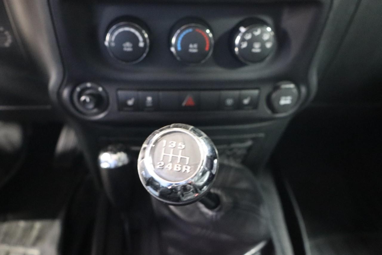 Jeep Wrangler Unlimited Vehicle Full-screen Gallery Image 17