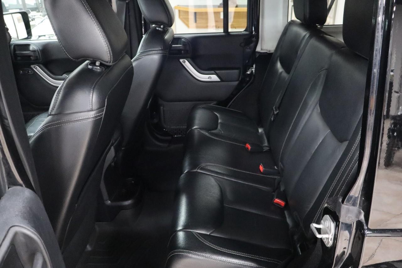 Jeep Wrangler Unlimited Vehicle Full-screen Gallery Image 19