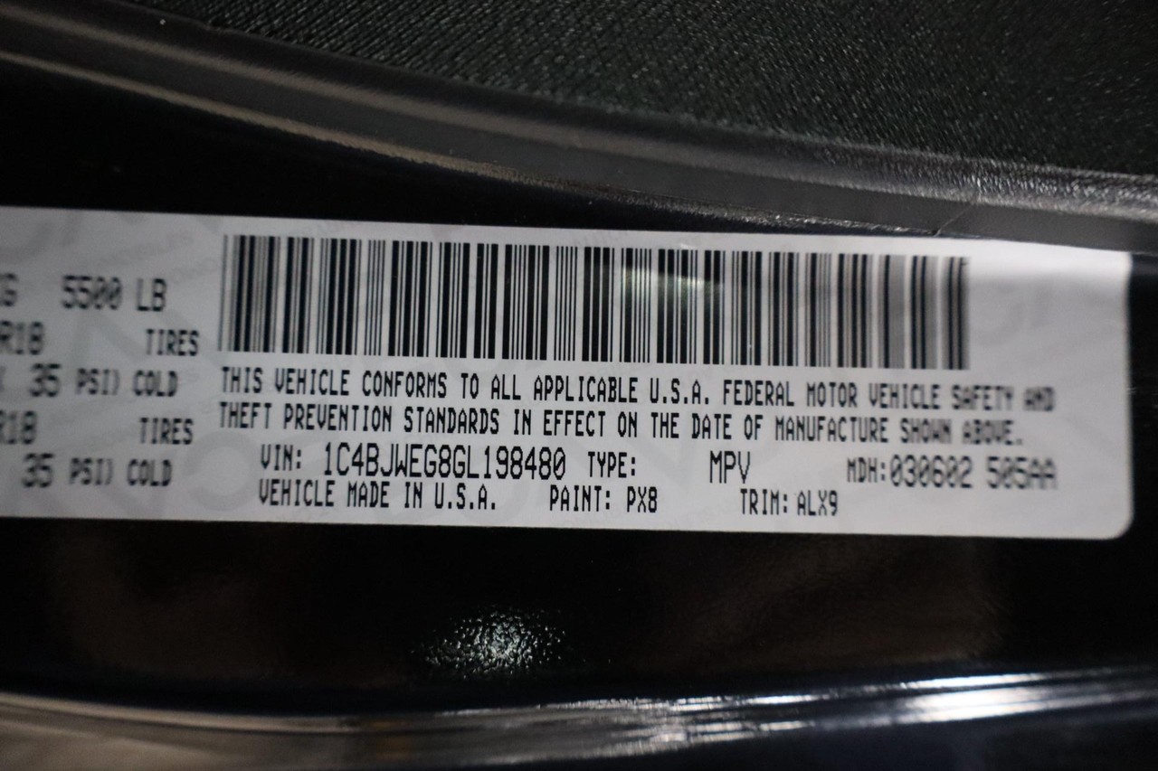 Jeep Wrangler Unlimited Vehicle Full-screen Gallery Image 21