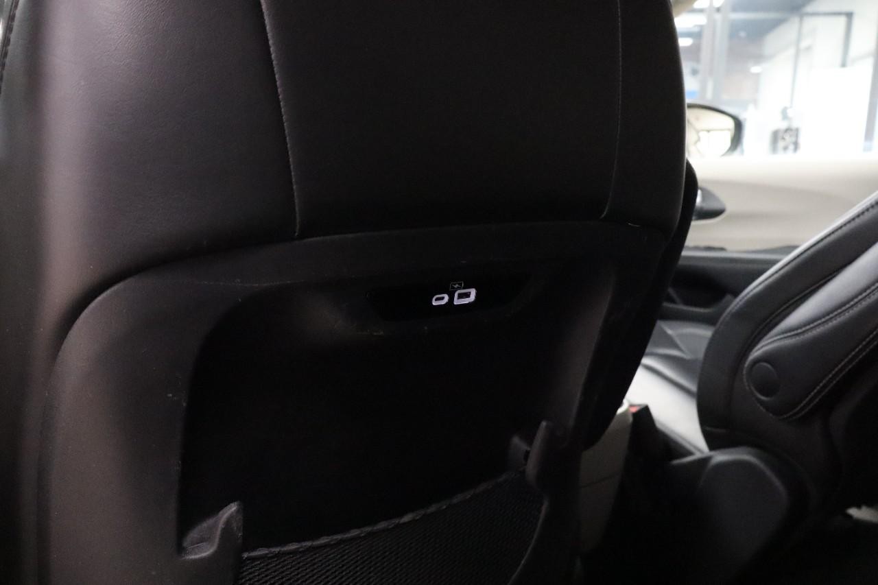 Chrysler Pacifica Vehicle Full-screen Gallery Image 19