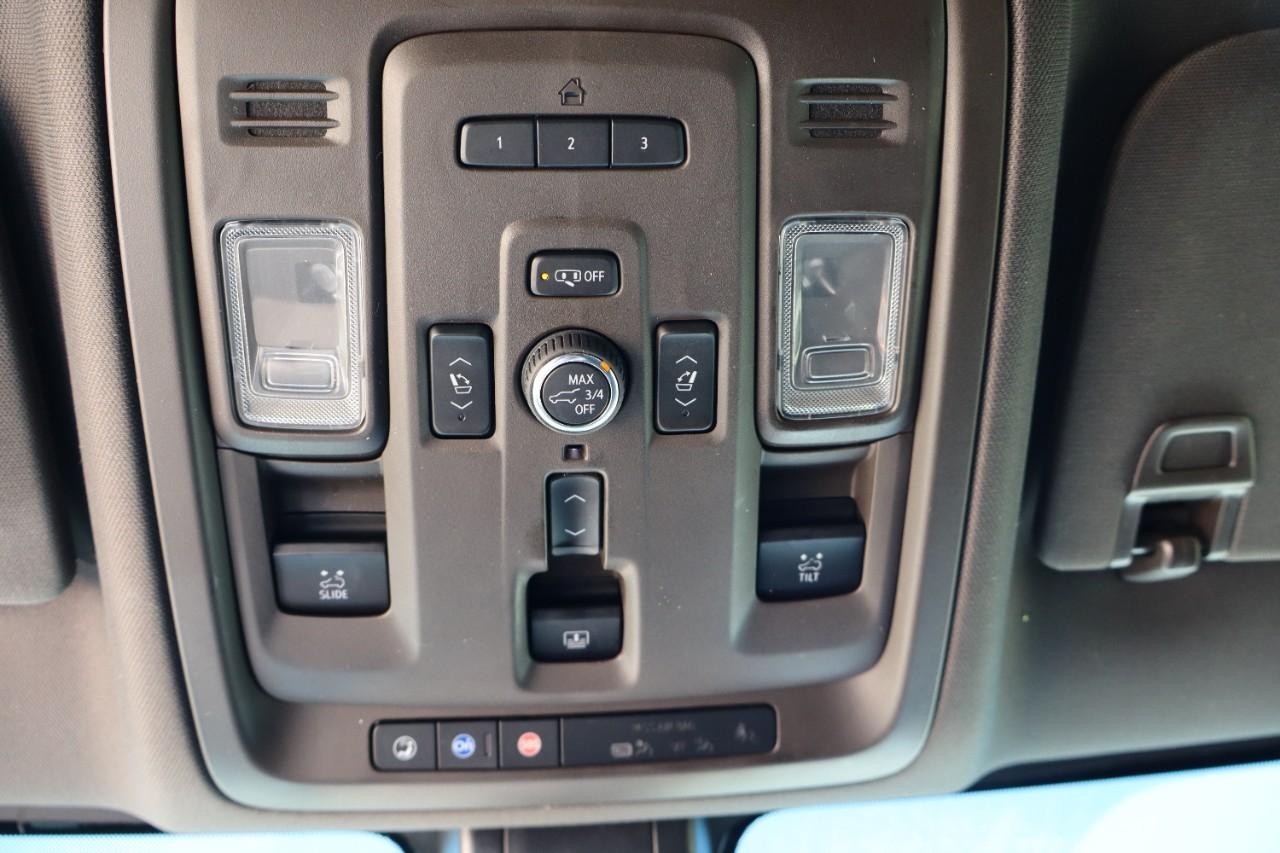 GMC Yukon Vehicle Full-screen Gallery Image 14