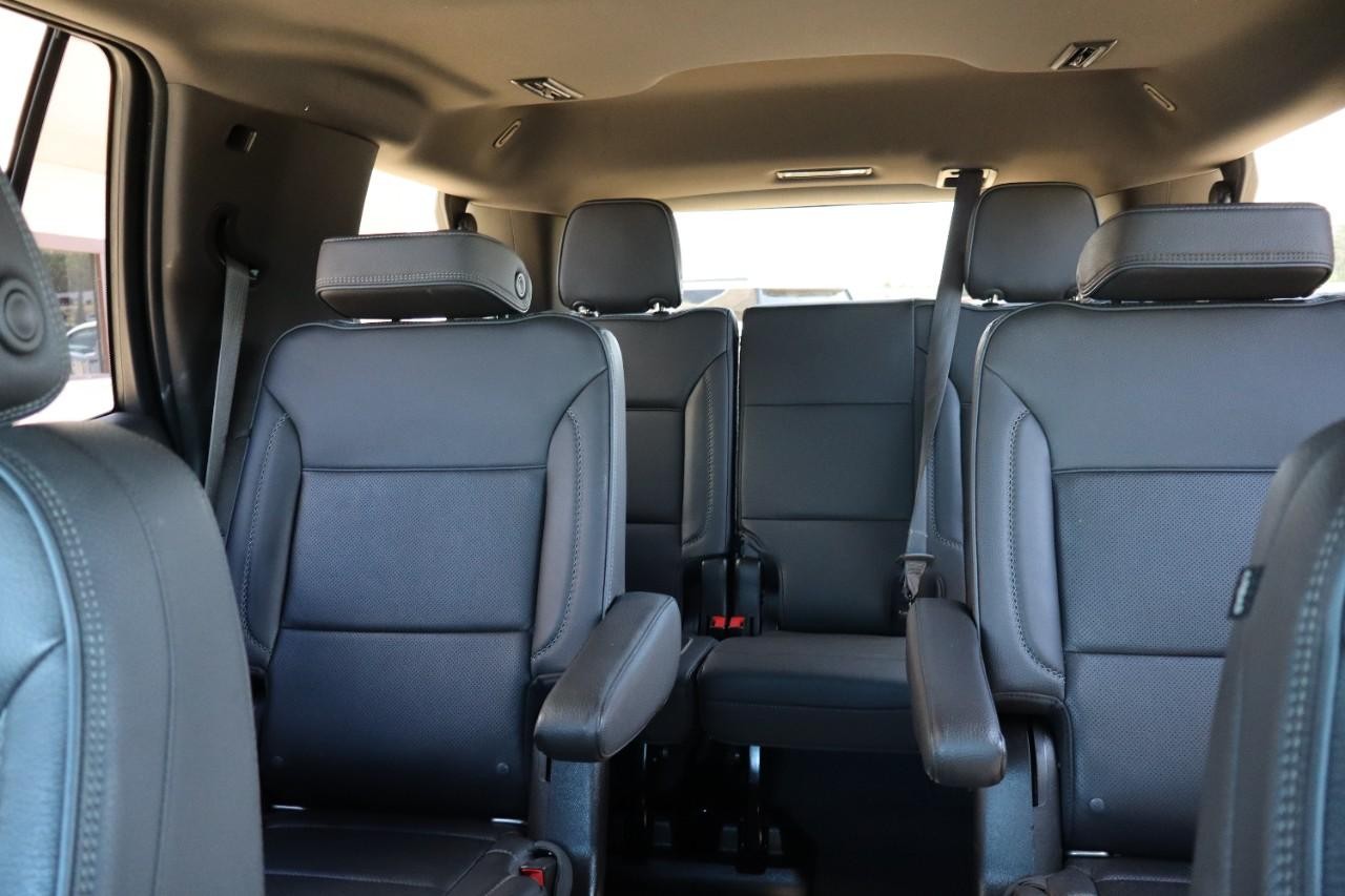 GMC Yukon Vehicle Full-screen Gallery Image 18