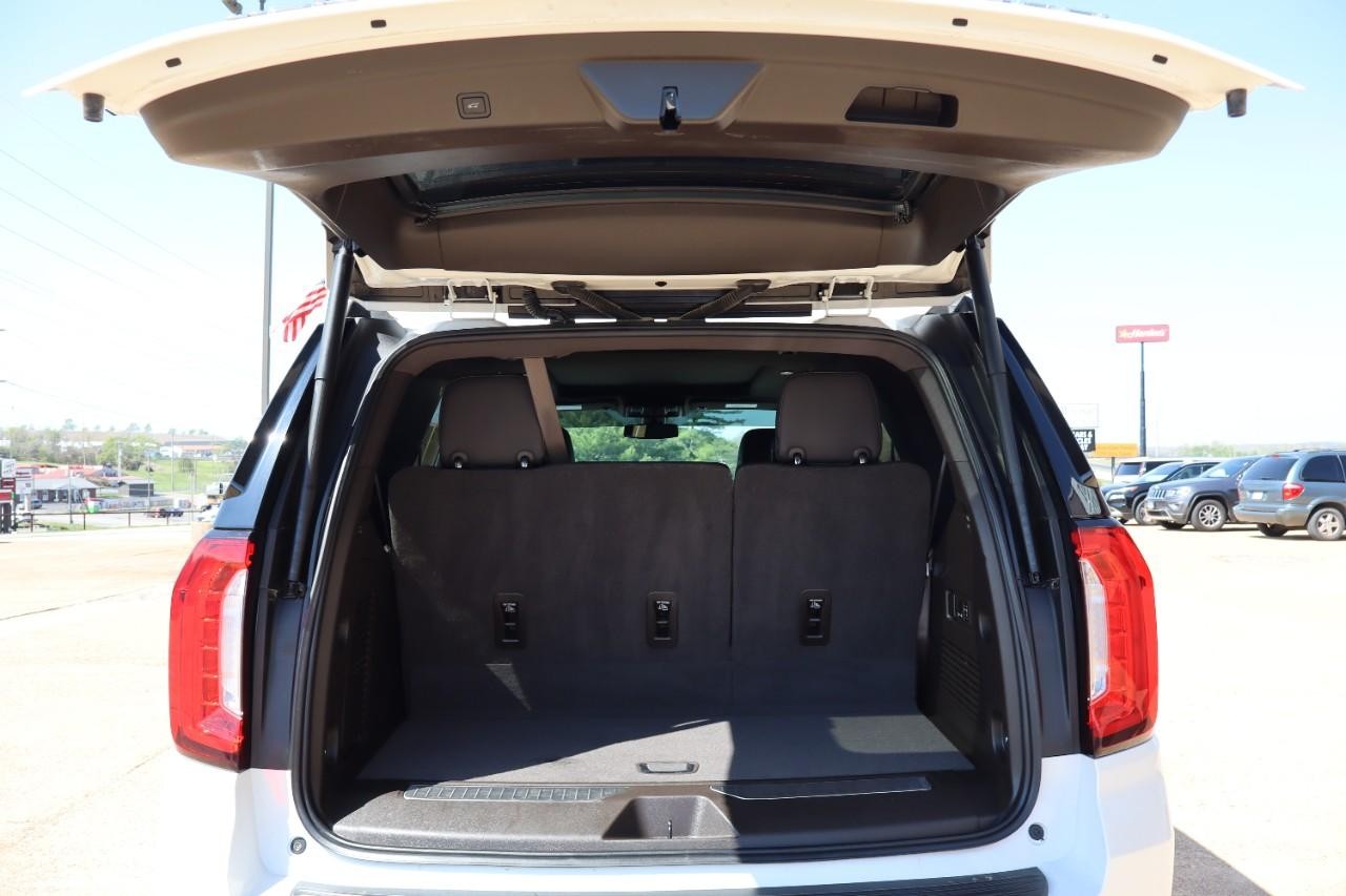 GMC Yukon Vehicle Full-screen Gallery Image 22