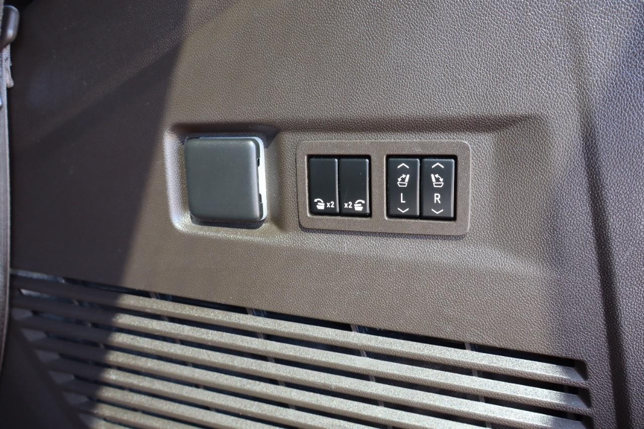 GMC Yukon Vehicle Full-screen Gallery Image 23