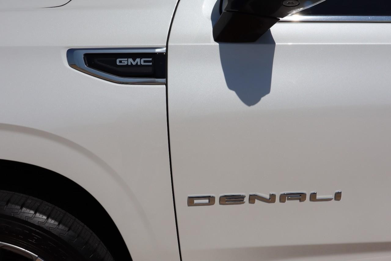 GMC Yukon Vehicle Full-screen Gallery Image 28