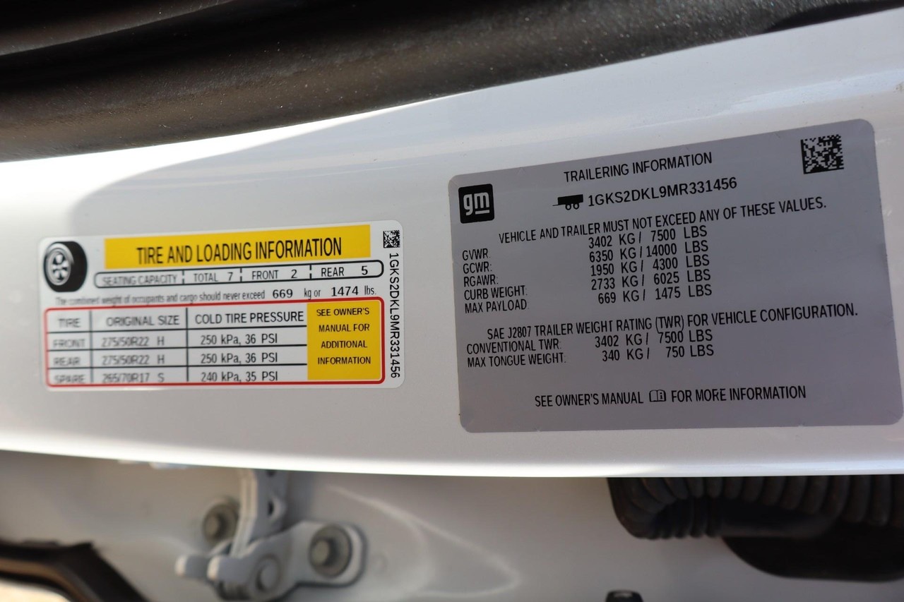GMC Yukon Vehicle Full-screen Gallery Image 30
