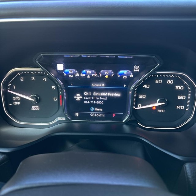 GMC Yukon Vehicle Full-screen Gallery Image 20