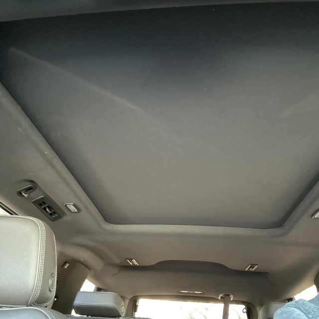 GMC Yukon Vehicle Full-screen Gallery Image 21