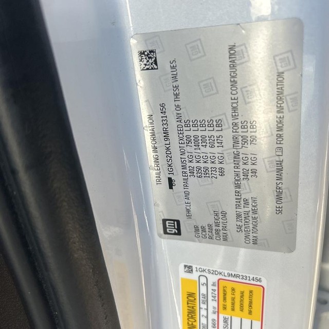 GMC Yukon Vehicle Full-screen Gallery Image 25