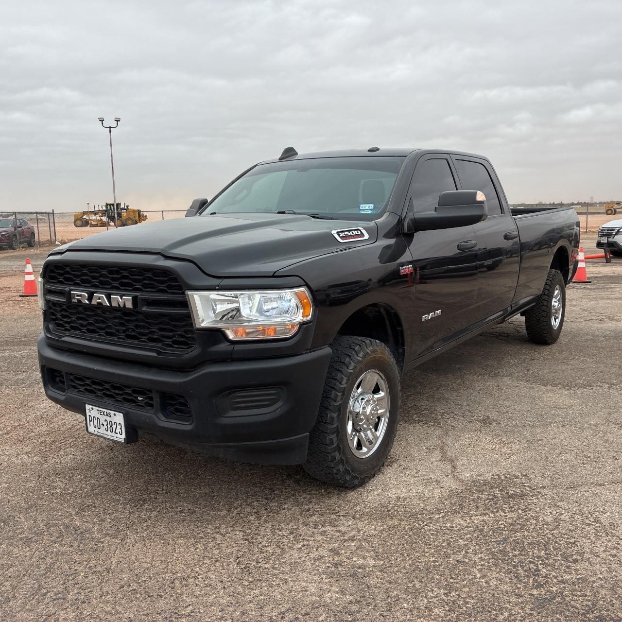 Ram 2500 Vehicle Full-screen Gallery Image 2