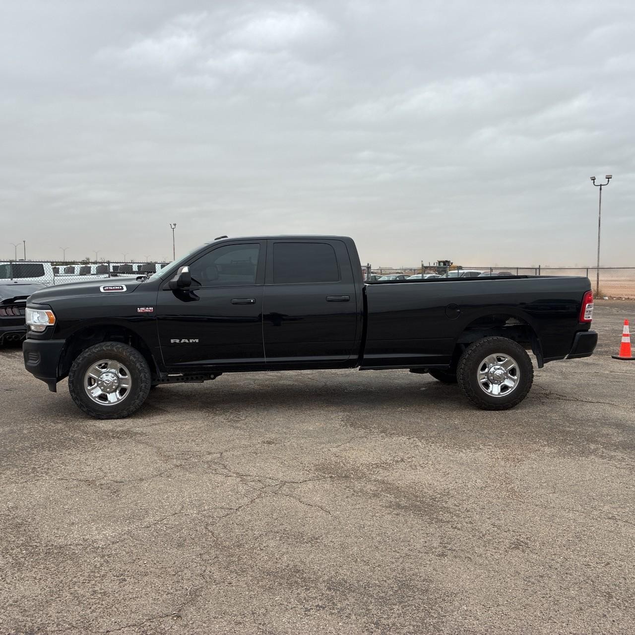 Ram 2500 Vehicle Full-screen Gallery Image 3