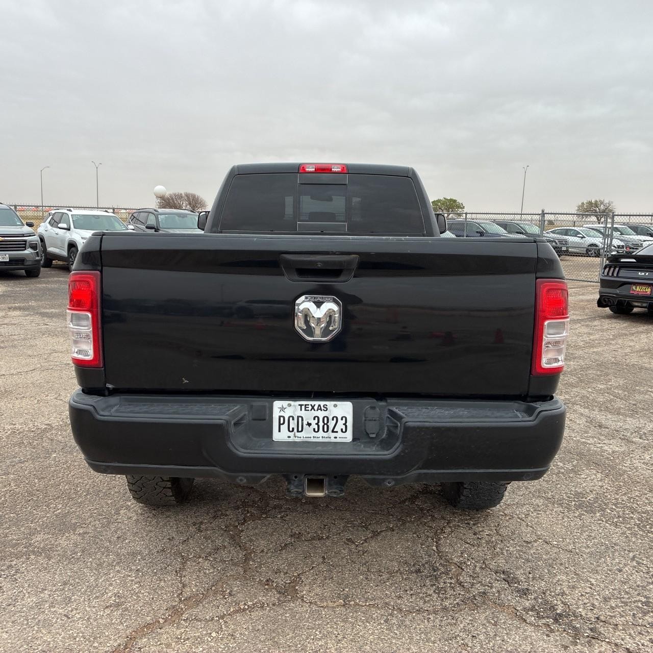 Ram 2500 Vehicle Full-screen Gallery Image 5