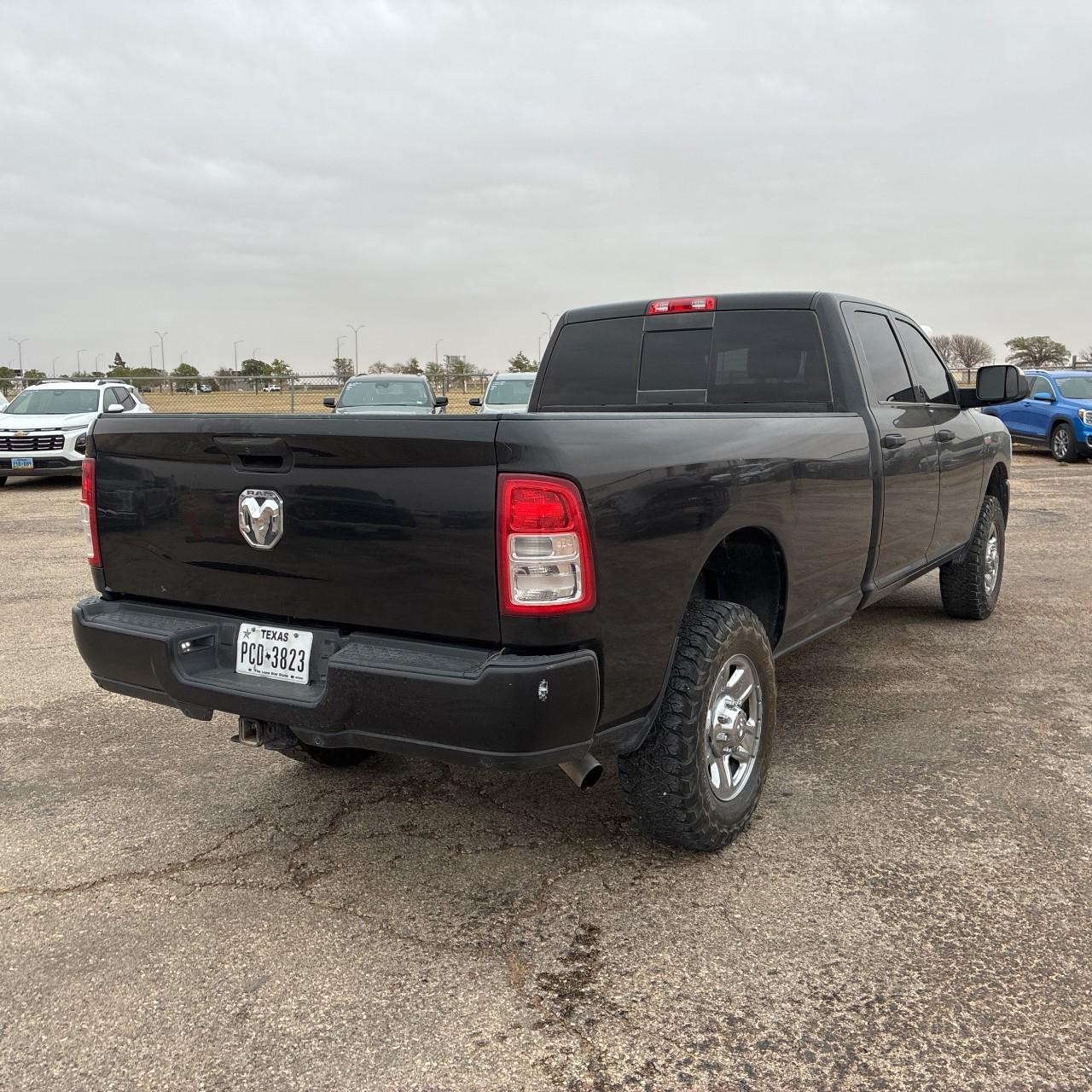 Ram 2500 Vehicle Full-screen Gallery Image 6