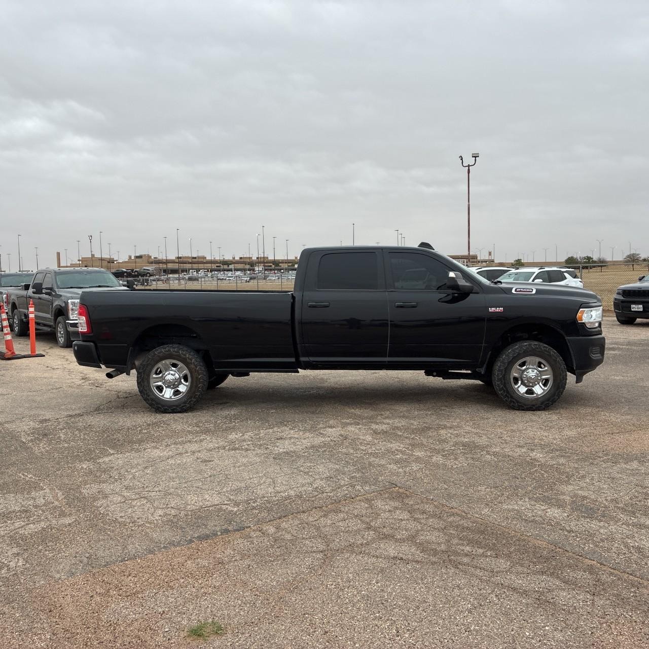 Ram 2500 Vehicle Full-screen Gallery Image 7