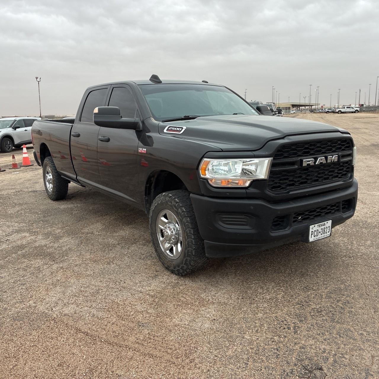 Ram 2500 Vehicle Full-screen Gallery Image 8