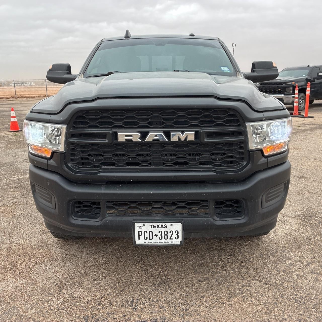 Ram 2500 Vehicle Full-screen Gallery Image 9
