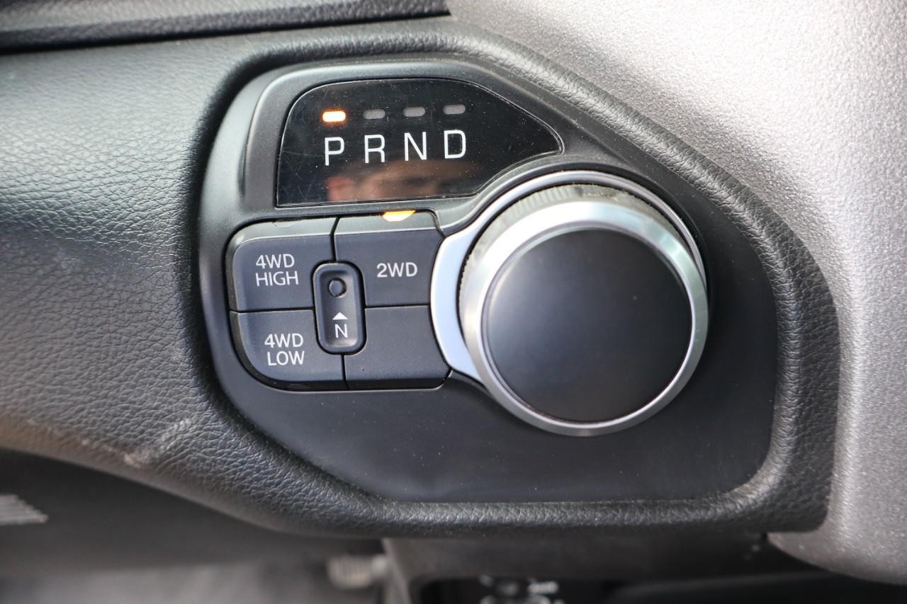 Ram 2500 Vehicle Full-screen Gallery Image 17