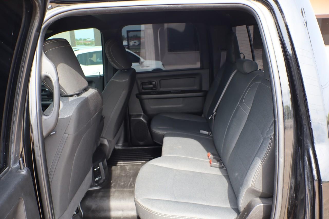 Ram 2500 Vehicle Full-screen Gallery Image 18