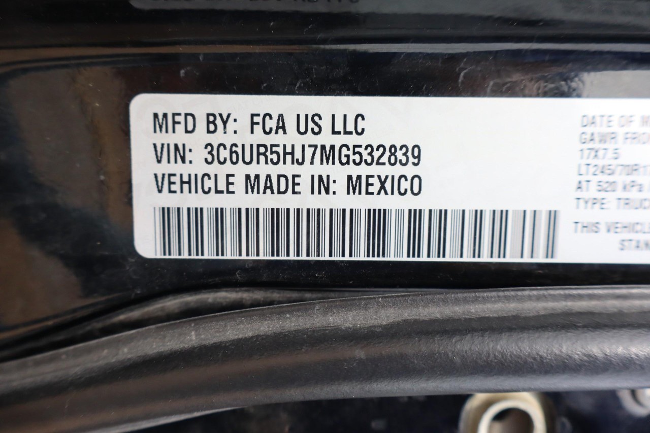 Ram 2500 Vehicle Full-screen Gallery Image 22