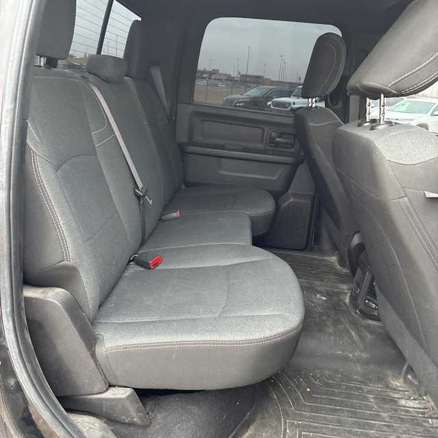 Ram 2500 Vehicle Full-screen Gallery Image 14