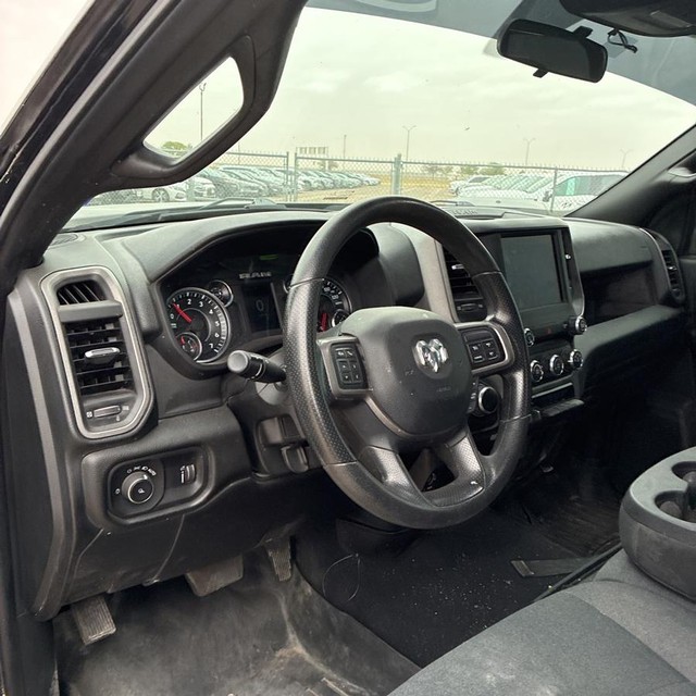 Ram 2500 Vehicle Full-screen Gallery Image 15