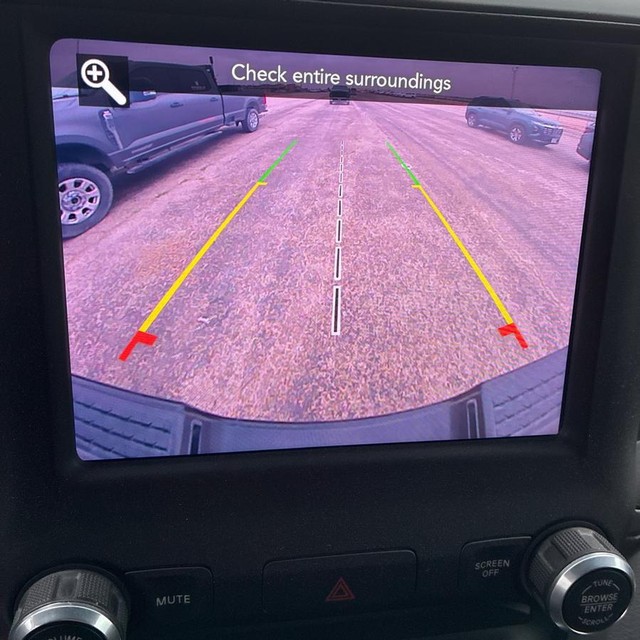 Ram 2500 Vehicle Full-screen Gallery Image 17