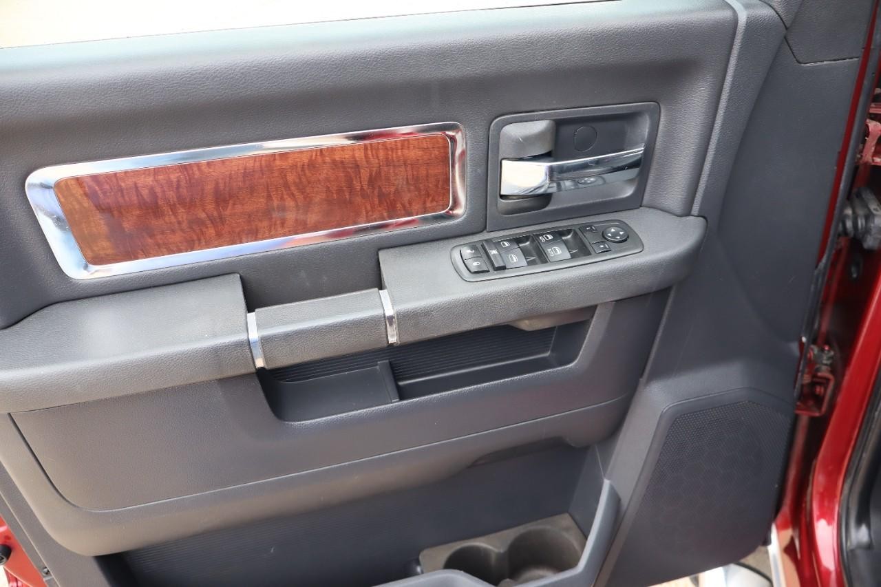 Ram 2500 Vehicle Full-screen Gallery Image 14
